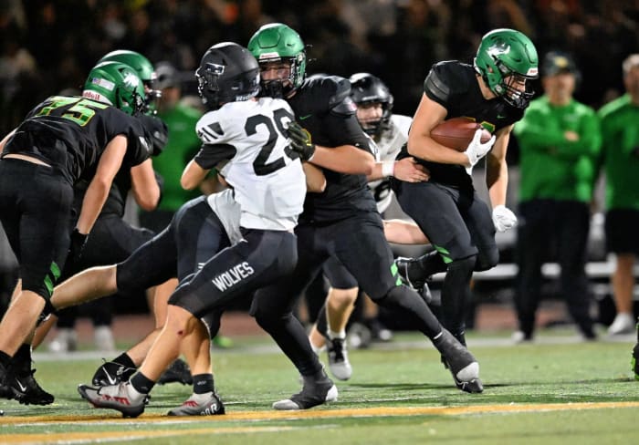 a West Linn Tualatin football Oregon October 5 2023 Leon Neuschwander 44